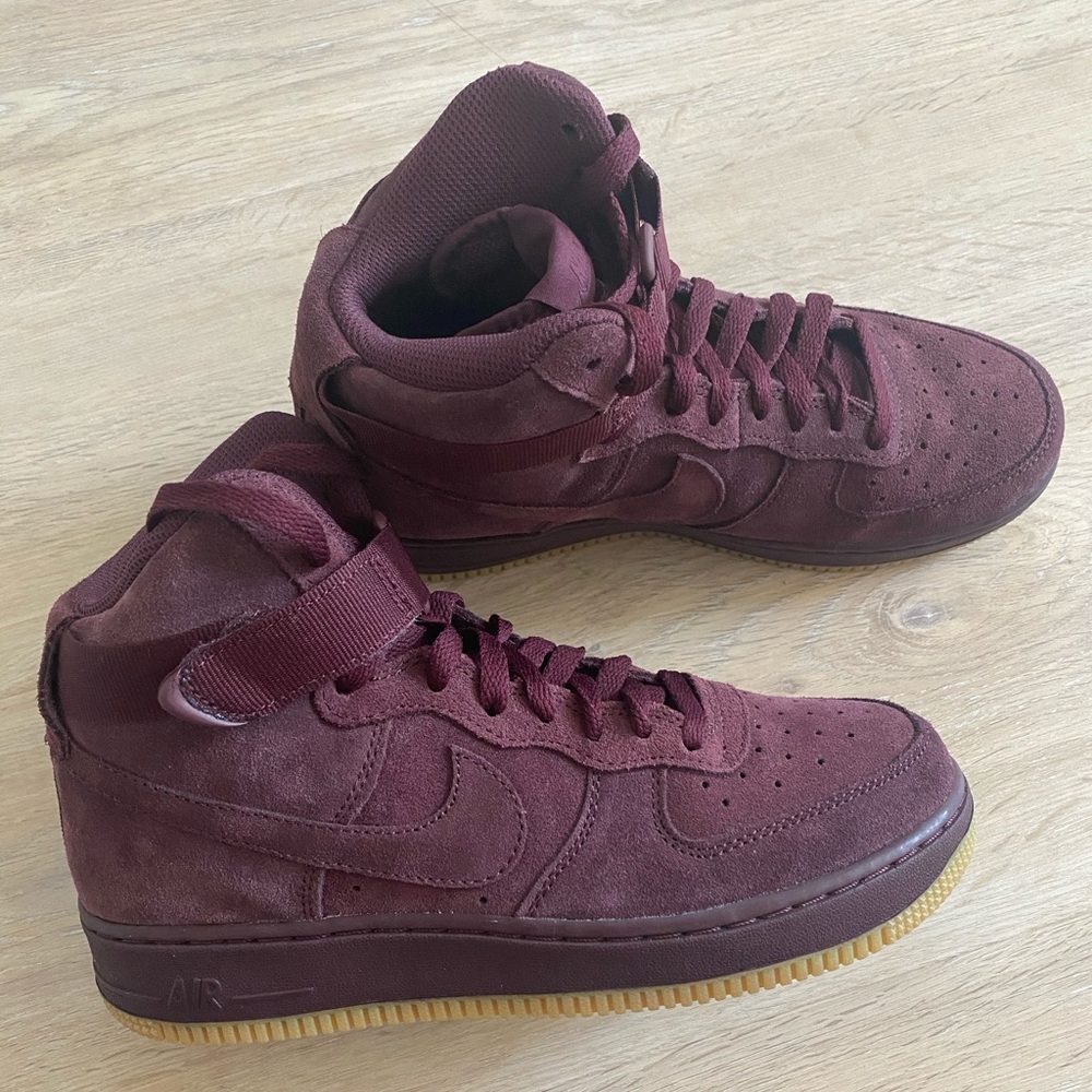Youth size 6 Air Force 1’s